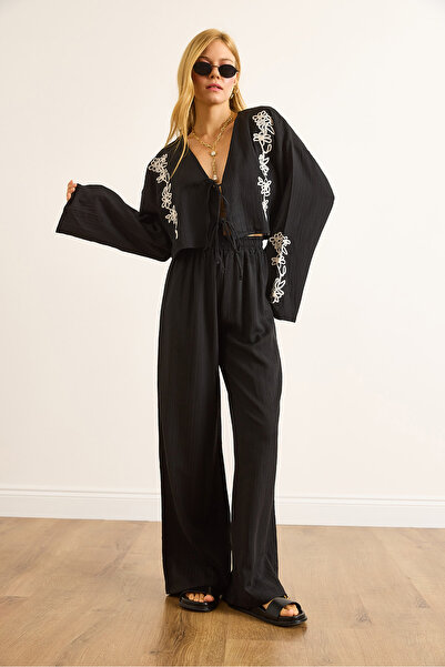 Olalook Γυναικείο μαύρο κοστούμι με λεπτομέρεια με επένδυση στο κάτω μέρος TKM-19000418