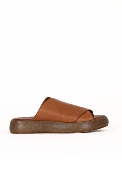 Bueno Shoes Tan Dark Leather Women's Flat Slippers 01We1900