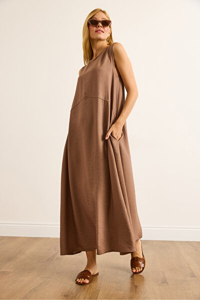 Olalook Women's Camel Pocket Stitching Detailed Maxi Crinkle Dress Elb-19002525