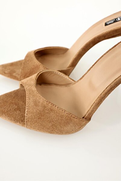 5in1Canpolat Παντόφλες με τακούνι με μυτερή μύτη 25157