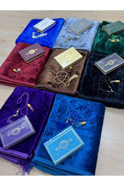 Mercan Hijab Plush Prayer Rug Gift Set