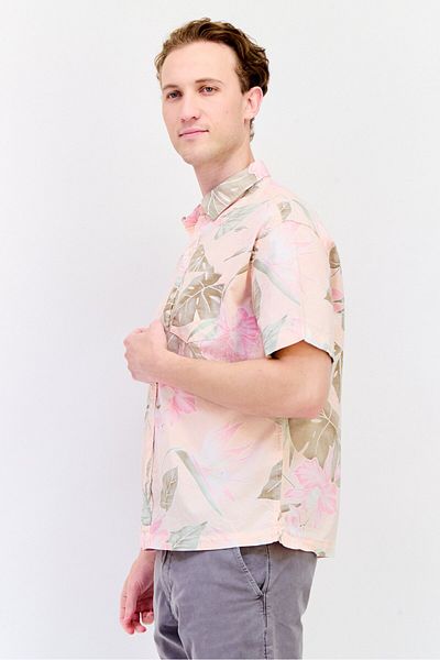AMERICAN EAGLE Men Relaxed Fit Tropical Print Short Sleeves Casual Shirt, Multicolor