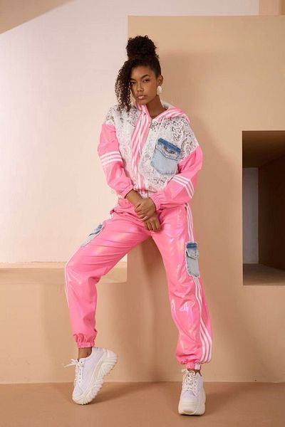Sep Butik Pink Shiny Lace Embroidered Design Suit