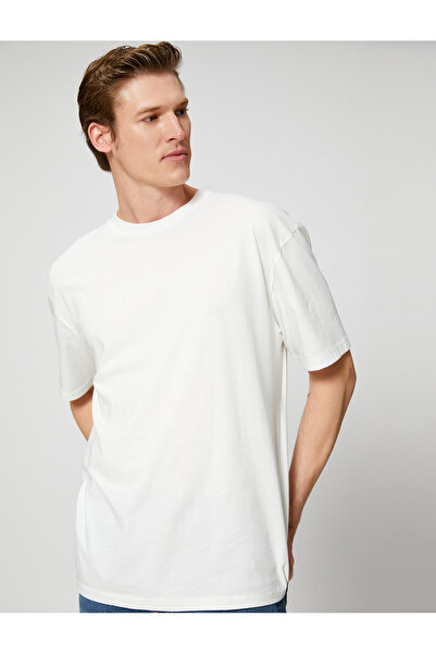 Koton تي شيرت أساسي كبير الحجم برقبة دائرية وأكمام قصيرة