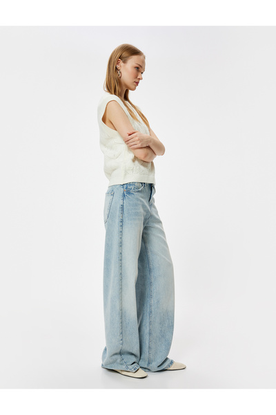 Koton Sleeveless Textured Pullover