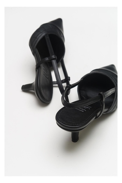 LuviShoes GOODGE Siyah Sivri Burun Arkası Açık Kadın Topuklu Ayakkabı