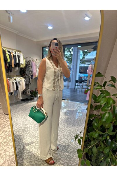 MU&ME BOUTİQUE طقم كتان مطرز من الأمام