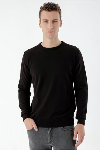 Morven Black Basic Dynamic Fit Relaxed Cut Crew Neck Gift Boxed Knitwear Sweater