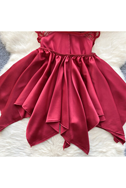 Caprisious Elegant Butterfly-Inspired Halter Neck Satin Dress with Lace Bodice