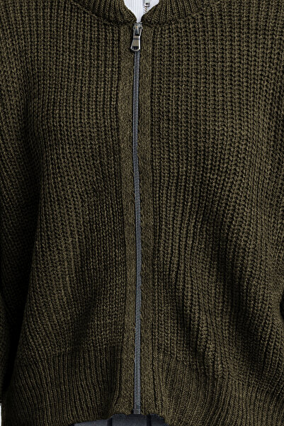 Trendyol Collection Khaki Wide Fit Bomber Collar Zippered Knitwear Cardigan Twoaw24Hi00153