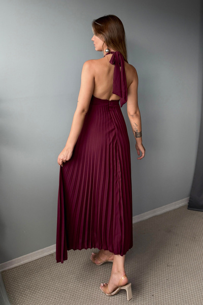 Kolekcia Trendyol Tmavo bordové plisované šaty s výrezom a detailom šifónu Midi podšité šaty TPRSS25EL00327