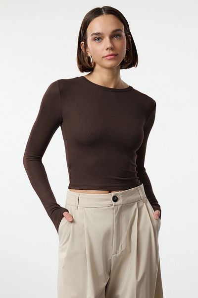 Trendyol Collection Brown Premium Viscose Crew Neck Crop Stretchy Knitted Blouse Twoaw24Bz00116