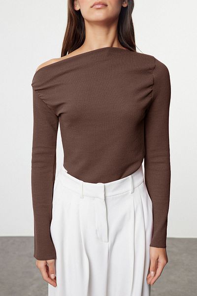 Trendyol Collection Brown Draped Boat Neck Asymmetrical Stretchy Long Sleeve Knitted Blouse Twoaw24Bz00393