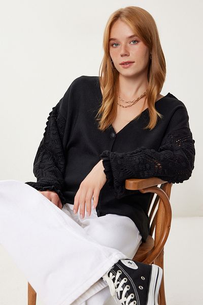 Happiness İstanbul Women's Black Buttoned Openwork Oversize Knitwear Cardigan Wa00003