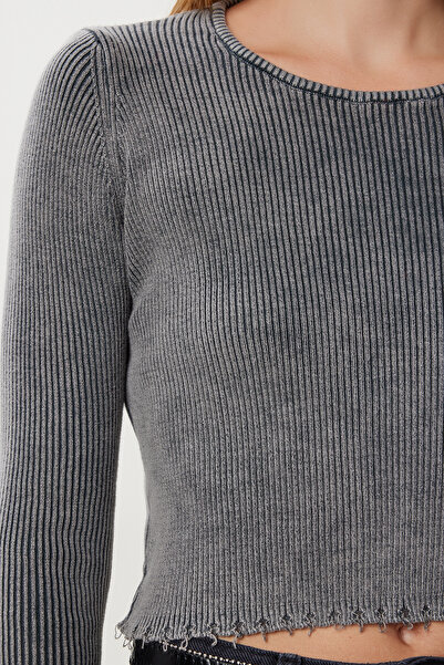 Happiness İstanbul Women's Anthracite Washed Ribbed Knitted Crop Blouse Pf00121