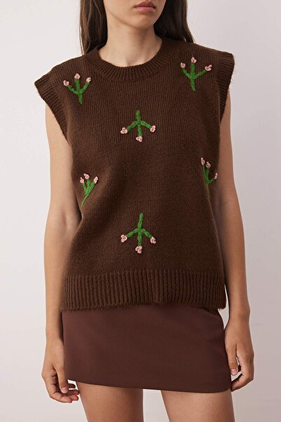 Trendyol Collection Καφέ μαλλί Premium νήμα/Προσαρμοσμένο νήμα Κέντημα λουλουδιών Πλεκτό πουλόβερ TWOAW26SV00000