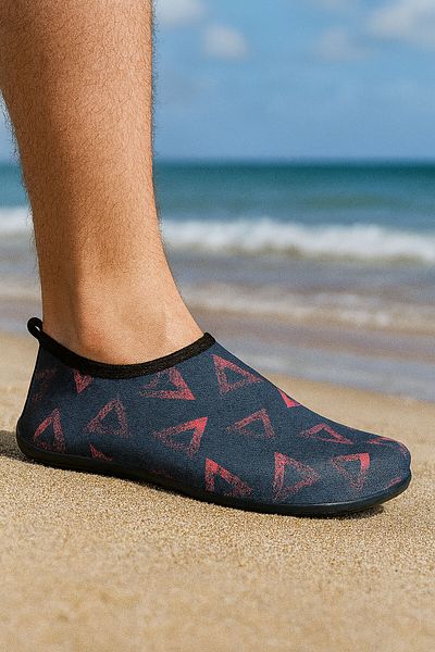 Peluche Red Triangle Non-Slip Sole Flexible Lightweight Durable Men's Pool Beach Sea Shoes