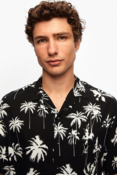 D'S Damat Ds Damat Relaxed Siyah Desenli Palmiye Desenli Kısa Kollu Yazlık Viskon Gömlek