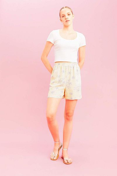 DeFacto Pantaloni scurți cu talie obișnuită cu model de flori în amestec de in - D0317AX24SM