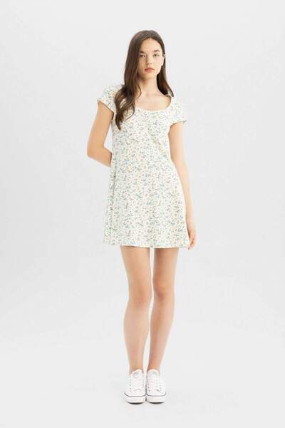 DeFacto Coool Penye Çiçekli Kısa Kollu Mini Elbise C8689AX24SM