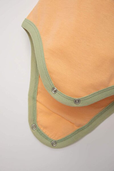 DeFacto Neugeborener Baby-Body aus gekämmter Baumwolle mit Rundhalsausschnitt und Dinosaurier-Aufdruck für Jungen C8326a524hs