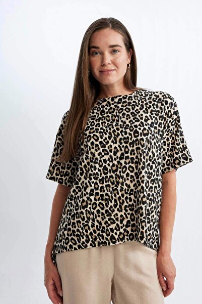 DeFacto Leopard Print Regular Fit Crew Neck T-Shirt - Short Sleeve D4596AX24HS