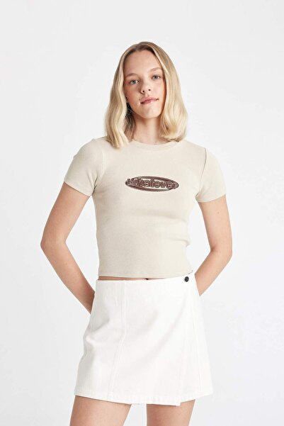 DeFacto Vypasované tričko s krátkým rukávem s potištěným žebrovaným výstřihem D1985ax24smbg737