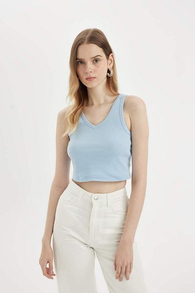DeFacto Fitted V-Neck Basic Plain Ribbed Camisole Undershirt B7028Ax24Sm
