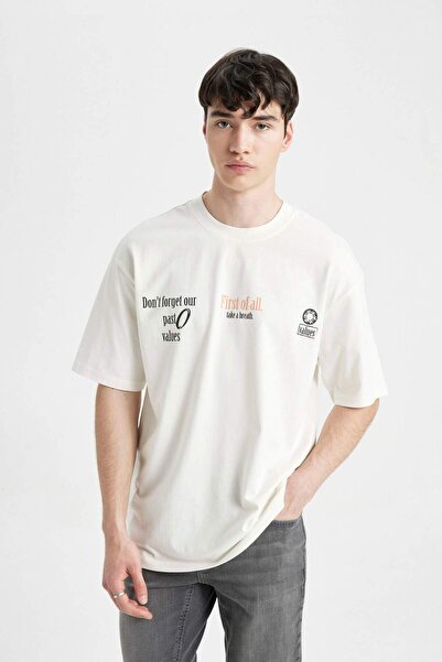 DeFacto Comfort Regular Fit Comfortable Fit Crew Neck Back Printed Short Sleeve T-Shirt C2243Ax24Sm