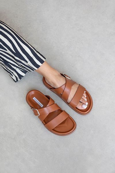 STRASWANS Norkys Women's Buckle Detail Daily Comfort Slippers Brown