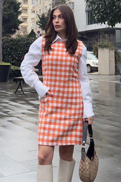 NEW LAVİVA Kadın Turuncu Çift Cepli, Kare Yaka, Kalın Askılı, Sıfır Kol, Midi Boy, Tüvit Elbise(Gömleksiz)