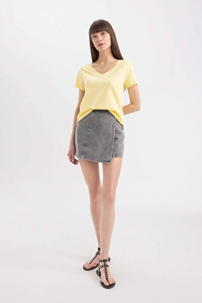 DeFacto Regular Fit V-Neck Basic Plain Short Sleeve T-Shirt K1507Az24Sm