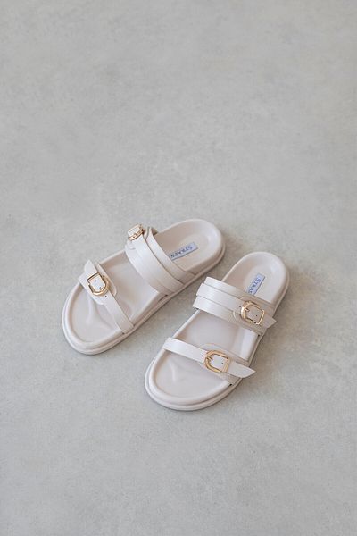 STRASWANS Keysi Women's Buckle Detail Daily Comfort Slippers Beige