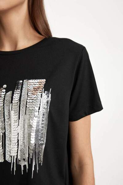 DeFacto Tričko Regular Fit Crew s krátkým rukávem C7730AX24SM