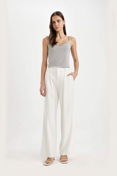DeFacto Basic Plain Undershirt with Fitted U-Neck Straps C5708Ax24Sp