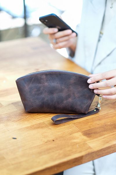 naft Bridesmaid Handbag - Makeup Bag - Antique Leather - Chestnut