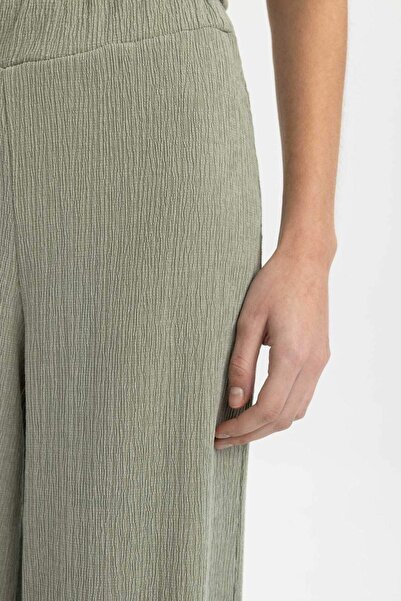 DeFacto Wide Leg Geniş Bol Paça Normal Bel Bürümcük Kapri Pantolon C4329AX24SP