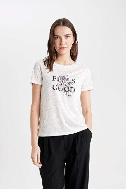 DeFacto Regular Fit Crew Neck Květinové tričko s krátkým rukávem C2114AX24SP