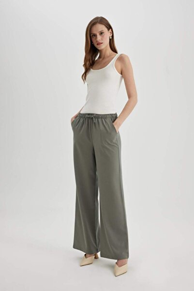 DeFacto Pantolon Wide Leg Geniş Bol Paça Yüksek Bel Cepli Bağcıklı Basic Düz Standart Boy C6596AX24SP