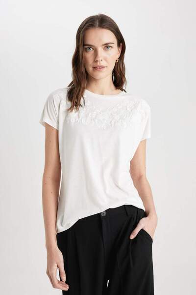 DeFacto Tričko s krátkým rukávem s potiskem Crew Neck C2386AX24SP