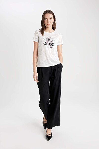 DeFacto Regular Fit Crew Neck Květinové tričko s krátkým rukávem C2114AX24SP