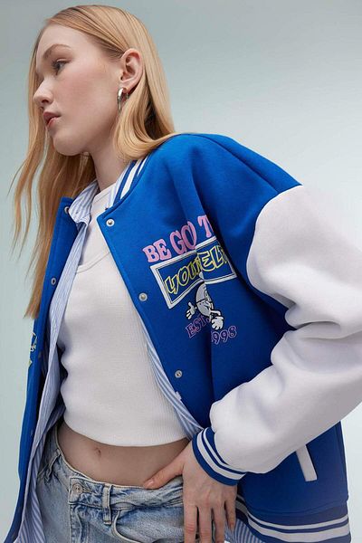 DeFacto Coool Oversize Wide Fit College Collar Back Printed Thick Bomber Jacket with Snap Pocket B3255Ax24Sp