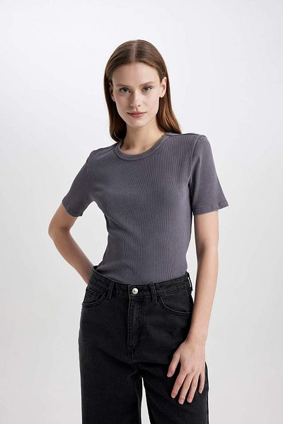 DeFacto Slim Fit Slim Fit Crew Neck Washed Faded Effect Basic Solid Short Sleeve T-Shirt C2579Ax24Sm