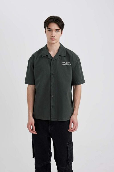 DeFacto Baumwoll-Kurzarmshirt mit Apas-Kragen und Rückendruck – Relax Fit B9778ax24sm