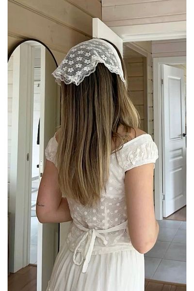 FloresDeCarnaval Single French Inspired Bohemian Floral Lace Triangle Scarf