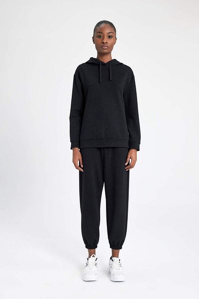 DeFacto DeFactoFit Standard Fit Kapuzen-Sport-Sweatshirt aus bedrucktem Skuba-Diver-Stoff B4667AX24SP