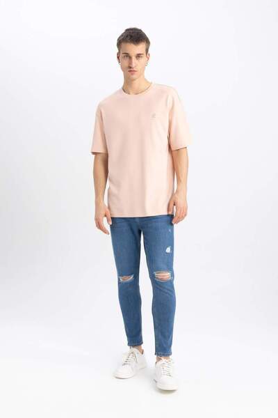 DeFacto Comfort Regular Fit Bequeme Passform Rundhalsausschnitt Bedrucktes Kurzarm-T-Shirt aus schwerem Stoff B4288AX24SP