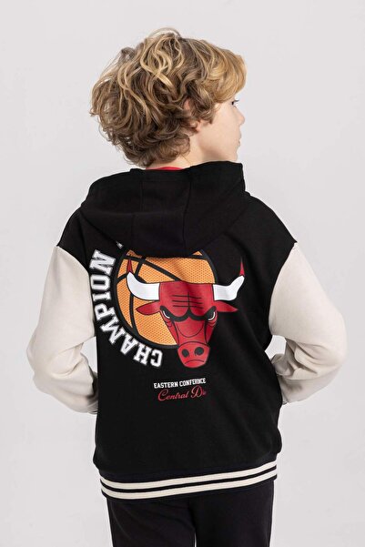 DeFacto Chlapecká mikina NBA Chicago Bulls s kapucí a zapínáním na dvojitou kapsu sezónní bomber cardigan B6818A824S