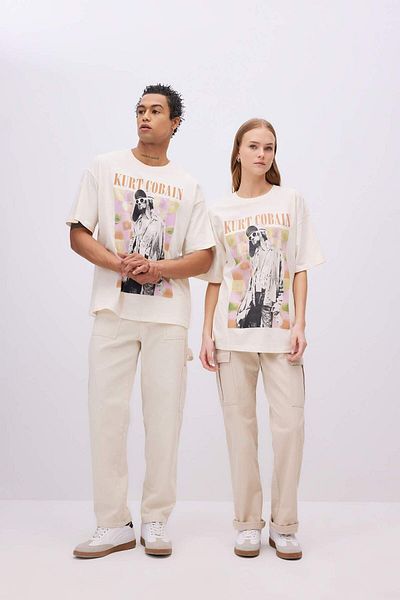 DeFacto Unisex Kurt Cobain Oversize Wide Fit Crew Neck Short Sleeve T-Shirt C3769Ax24Sm