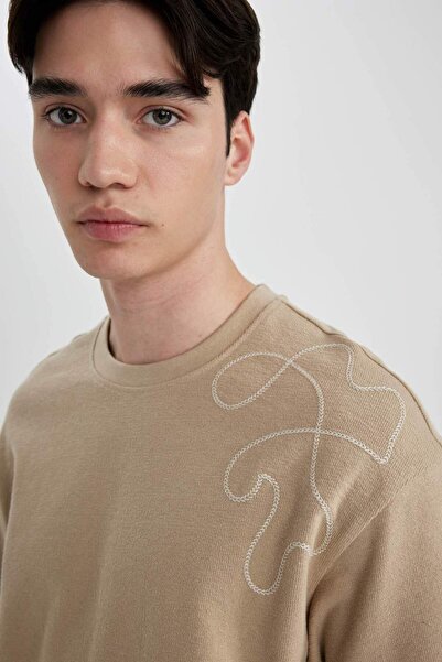 DeFacto Comfort Regular Fit Άνετη εφαρμογή Crew λαιμόκοψη με εμπριμέ κοντομάνικο μπλουζάκι B5812AX24SP